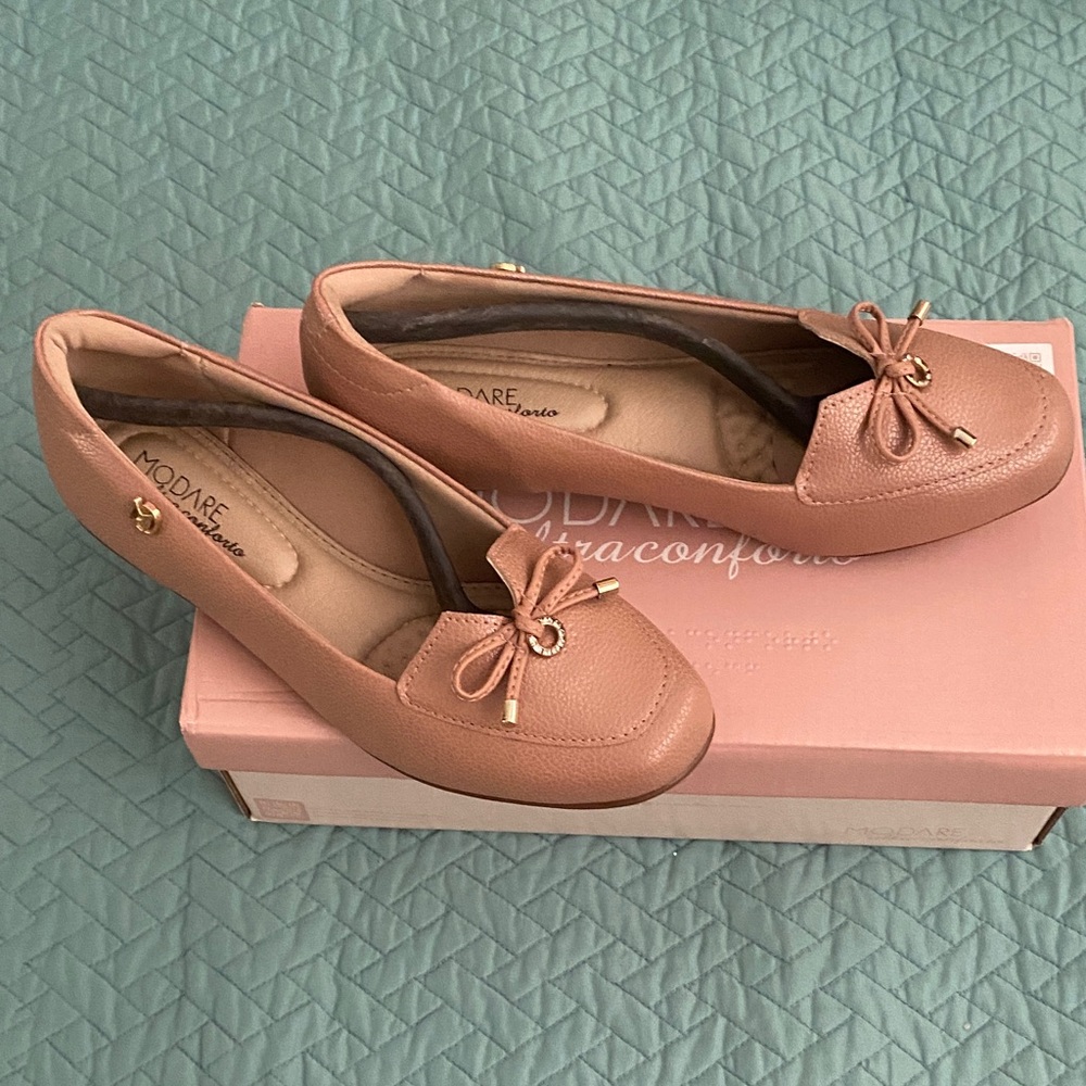 Modare Bow Loafers for Women Size: 5 NWT